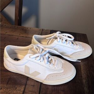 Veja Cream Lace-Up Sneakers